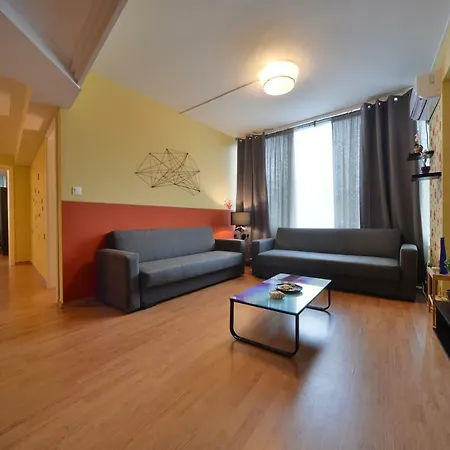 Unique Moments Apartment *